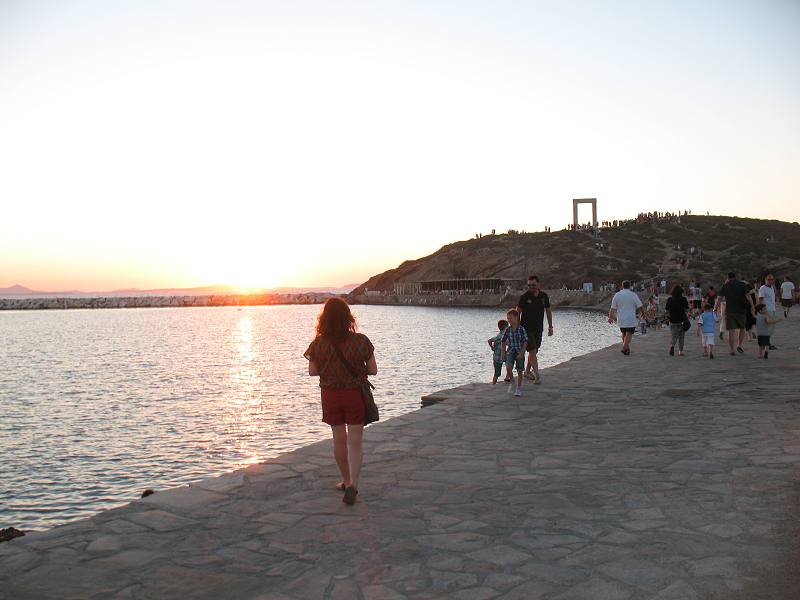 On the way to Portara